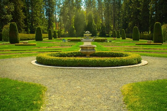 fountain in the manito park