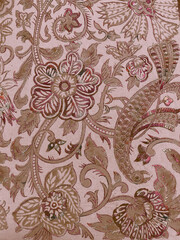 Elegant Nature-Inspired Pattern with Trendy Colors