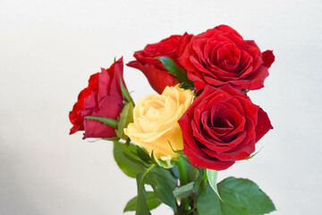 赤と黄色のばら