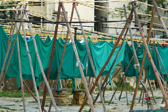 sheets drying at dhobi ghat