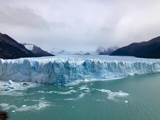 Vista frontal do Glaciar Perito Moreno na Patagônia Argentina