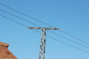 Power electric pole with wires