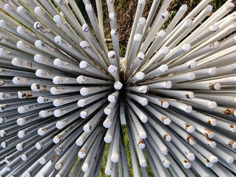 Radial macro background from a group of steel bars