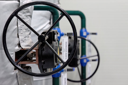 Industrial Heating Plant Valve with Manual Control Wheel &ndash; Precision and Durability in Energy Systems.