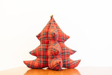 decora&ccedil;&otilde;es douradas e vermelhas, tradi&ccedil;&atilde;o crist&atilde; no natal, luz, brilho, aconchego, tradi&ccedil;&atilde;o, natal
decora&ccedil;&atilde;o de natal