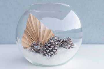 decora&ccedil;&otilde;es douradas e vermelhas, tradi&ccedil;&atilde;o crist&atilde; no natal, luz, brilho, aconchego, tradi&ccedil;&atilde;o, natal
decora&ccedil;&atilde;o de natal