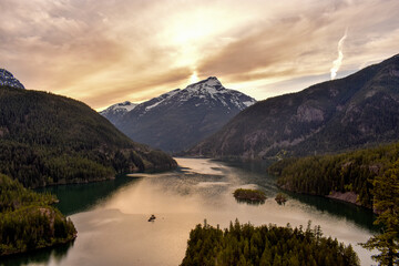 Fototapeta premium Sunset at Diablo Lake, North Cascades National Park, Washington