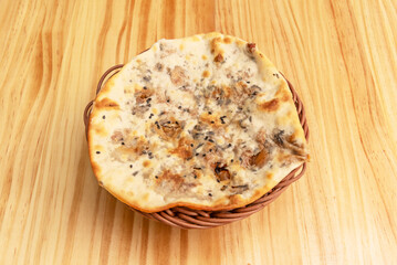 naan bread is a versatile, tasty and appreciated food in Asian and international cuisine