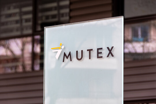 Chatillon, France - 5 janvier 2025: Enseigne et logo &agrave; l'entr&eacute;e du si&egrave;ge social de Mutex. Mutex est une soci&eacute;t&eacute; d&rsquo;assurance fran&ccedil;aise &agrave; capitaux mutualistes