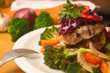 Filé de Peixe Grelhado com Legumes