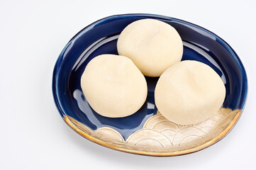 小皿の上にお餅01