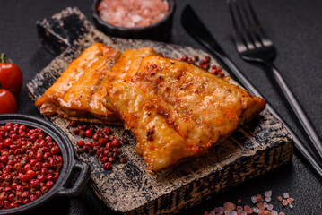 Grilled fish fillet with salt, spices and herbs