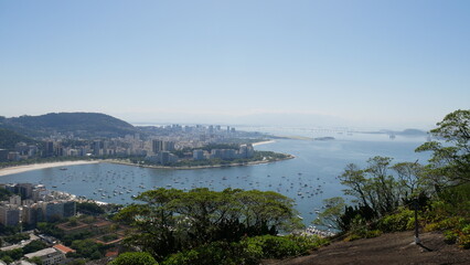 Vue aérienne panoramique de Rio de Janeiro avec la plage Copacabana et montagnes, Brésil
