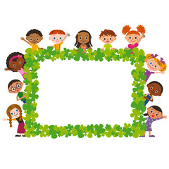 四つ葉のクローバーのメッセージが入れられるフレームと子供達