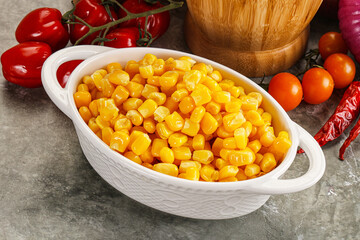 Sweet canned ripe corn grain
