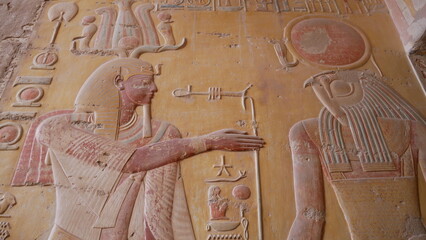 vallée des rois, vallée des reines, Égypte, Louxor, nécropole, tombeaux, pharaons, antiquités égyptiennes, archéologie, sites historiques, tourisme, monuments anciens, art égyptien, hiéroglyphes, temp