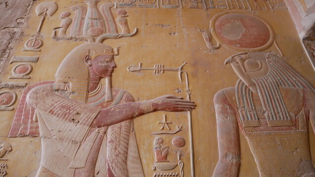 vall&eacute;e des rois, vall&eacute;e des reines, &Eacute;gypte, Louxor, n&eacute;cropole, tombeaux, pharaons, antiquit&eacute;s &eacute;gyptiennes, arch&eacute;ologie, sites historiques, tourisme, monuments anciens, art &eacute;gyptien, hi&eacute;roglyphes, temp