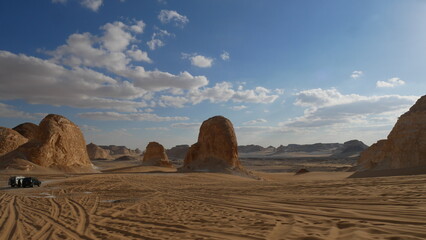 désert blanc, Égypte, Sahara, formations rocheuses, calcaire, craie, paysage désertique, sable, dunes, érosion, géologie, nature, parc national, formations naturelles, rochers, aventure, exploration, 