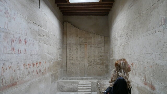 Saqqara, n&eacute;cropole, &Eacute;gypte, pyramide &agrave; degr&eacute;s, Djoser, arch&eacute;ologie, site historique, tombeaux, pharaons, antiquit&eacute;s &eacute;gyptiennes, art &eacute;gyptien, hi&eacute;roglyphes, mastabas, architecture ancienne, patrimoine