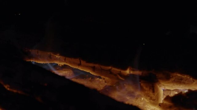 Fireplace in slow Motion 120p