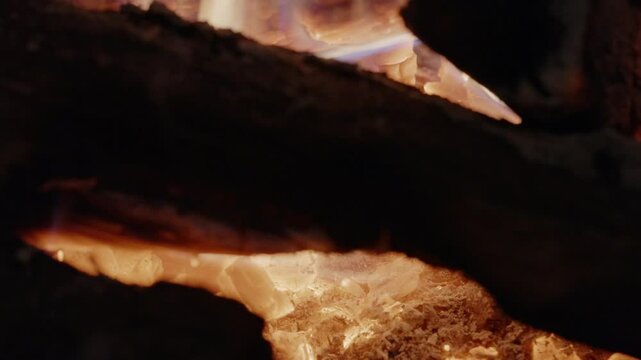 Fireplace in slow Motion 120p