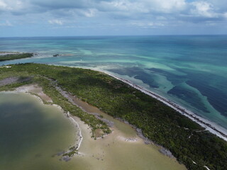 Vue a&eacute;rienne professionnel au drone des Keys avec plages paradisiaque, Floride, USA
