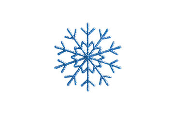 Obraz premium A blue snowflake with intricate geometric patterns radiating outward.