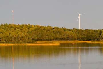 Sonnenuntergang im Herbst auf den &Aring;land Inseln bei Gersholm