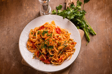 linguine with shrimp tomato sauce and parsley
