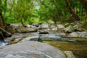 Nestled in the lush forests of Tak province, Lan Liang Ma Waterfall is a serene and picturesque destination. Its cascading streams flow over multi-tiered rock formations.