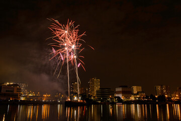 feu d'artifice, Choisy le Roi, la Seine, Val de Marne, 94, France