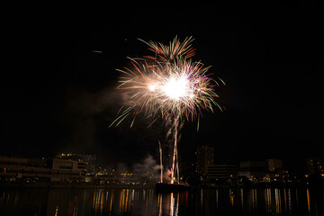 feu d'artifice, Choisy le Roi, la Seine, Val de Marne, 94, France