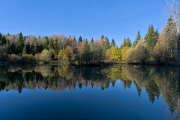étang des Perchettes en automne - Jura
