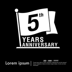 5th years anniversary celebration emblem. anniversary logo isolated with flag pole on black background. vector illustration template design for web, flyers, poster, greeting card