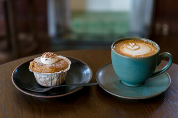 コーヒー、カフェラテ、スイーツ