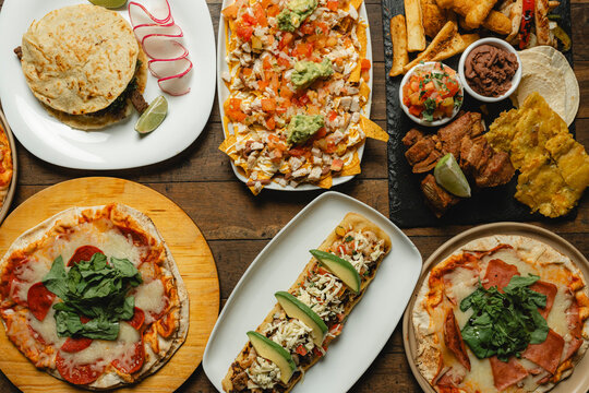 Photo from above of various food dishes