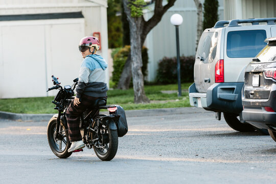 E-biker Teen