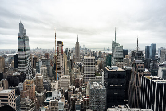New york city skyline showing the empire state building