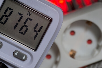 Wattmesser an Steckdose prüfen Leistung Strom Watt Verbrauch