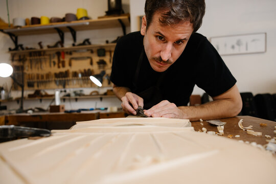 Crafting Spanish Flamenco Guitars with Precision and Passion