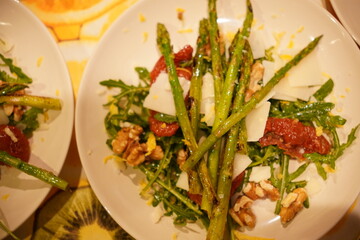 Fresh Arugula Salad with Sun-Dried Tomatoes and Parmesan