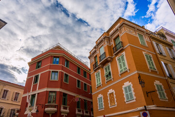 Dans les rues de la vieille ville sur le rocher de la Principauté de Monaco