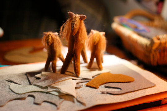 Making animals from wool and felt