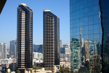 Obraz premium Architecture Along The Waterfront