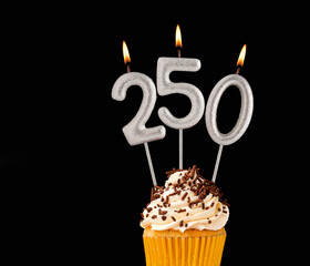Candles forming the number 250 - Number of views, views or followers.
