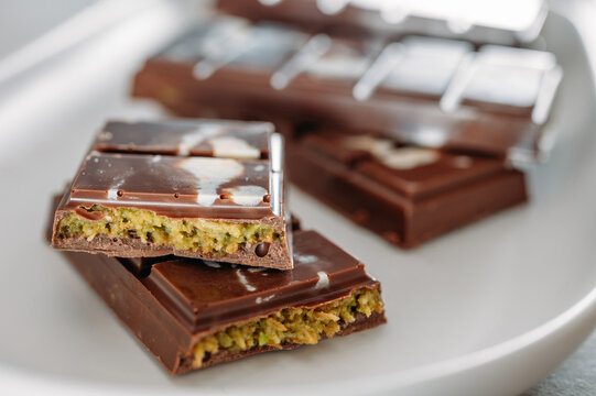 Dubai Chocolate filled with roasted Kadaifi and pistachio cream