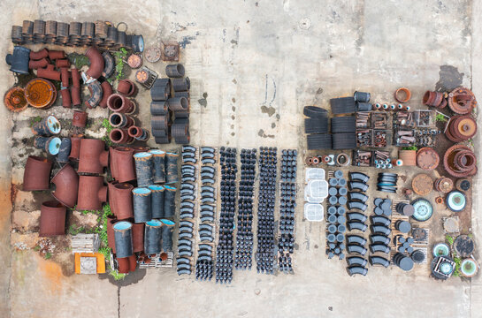 Outdoor storage of industrial pipes