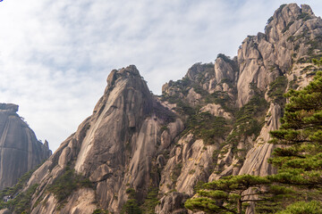 Fototapeta premium mountains and clouds Huangshan, China