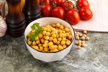 Canned chickpea in the bowl