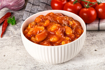 Baked kidney with tomato sauce